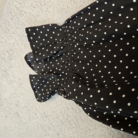 T. Tahari Womens Blouse Sz 1X Black White Polka Dot Full Front Button Semi Sheer - Picture 7 of 13